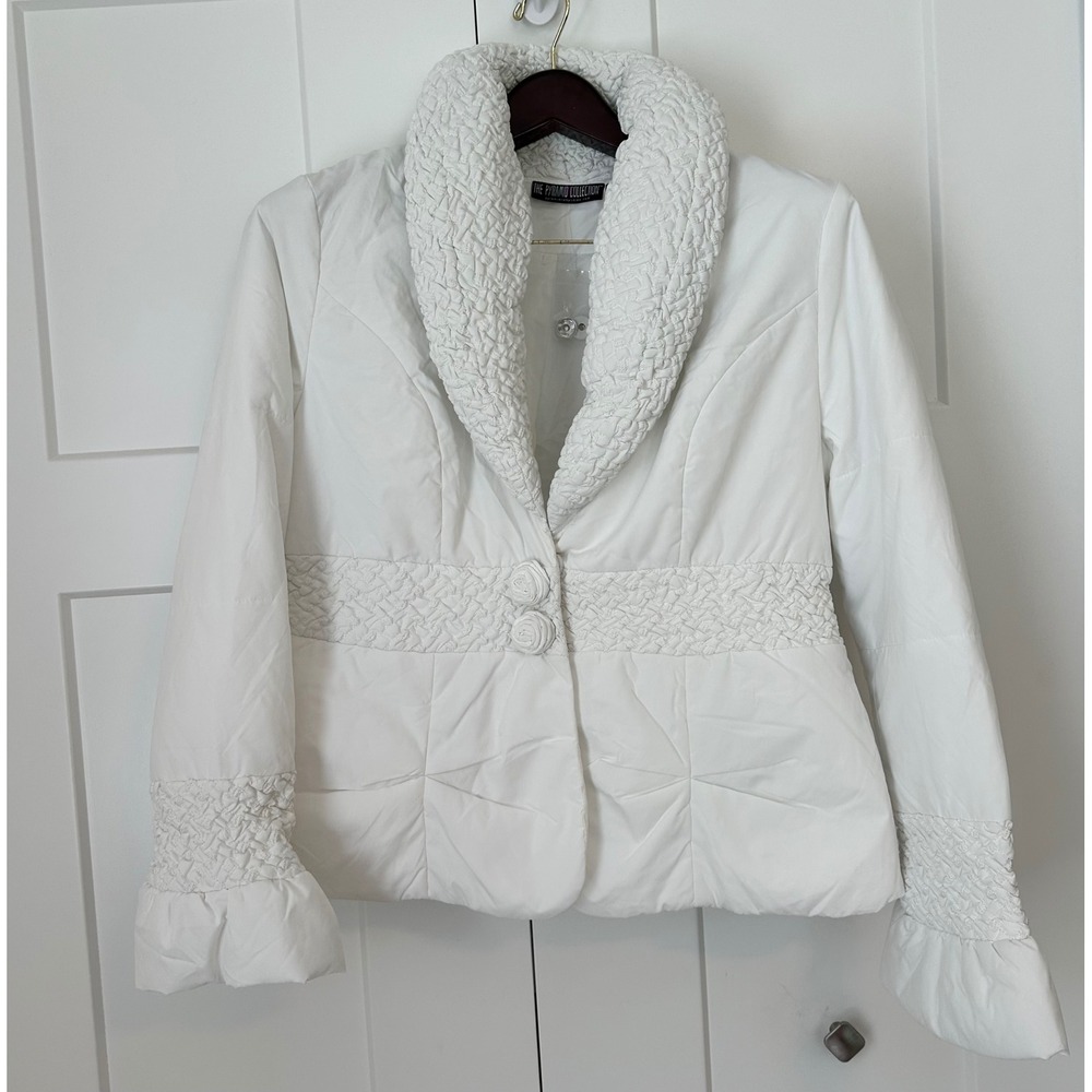 The Pyramid Collection White Quilted Puffer Jacket Smocked Shawl Collar Large